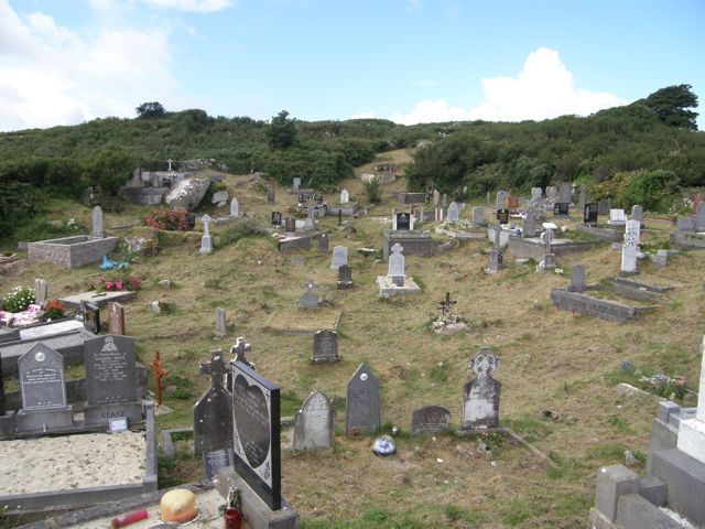Burial Ground at Teampall Mhac Ádhaimh, Barr an Doire, An Cheathrú Rua