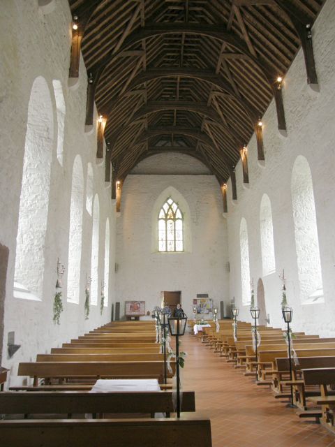 Ballintubber Abbey Church, Co Mayo, Éire, Interior, Decorated for a Wedding